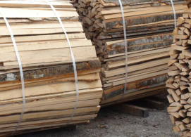 Žaga za industrijo masivnega pohištva. Razrez lesa za industrijo masivnega pohištva. Izdelava lesenih polizdelkov za industrijo masivnega pohištva.